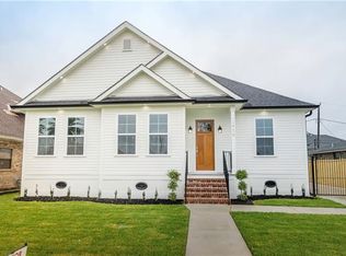 2809 Jean Lafitte Pkwy, Chalmette, LA 70043