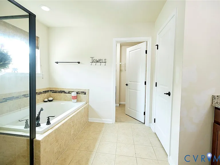 11513 Hainesland Dr — Photo 86