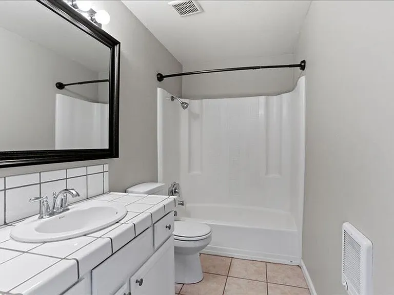 526 S 40th Ave #D209 — Photo 10