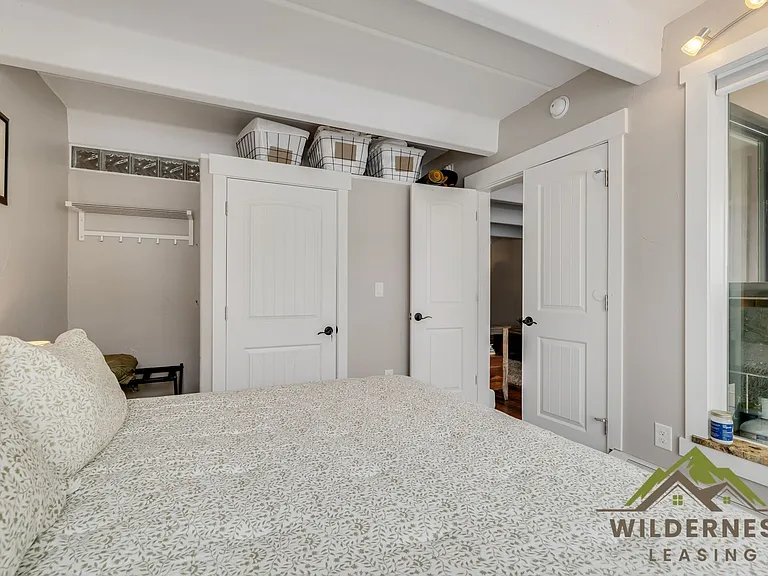 220 E La Bonte St #B — Photo 5