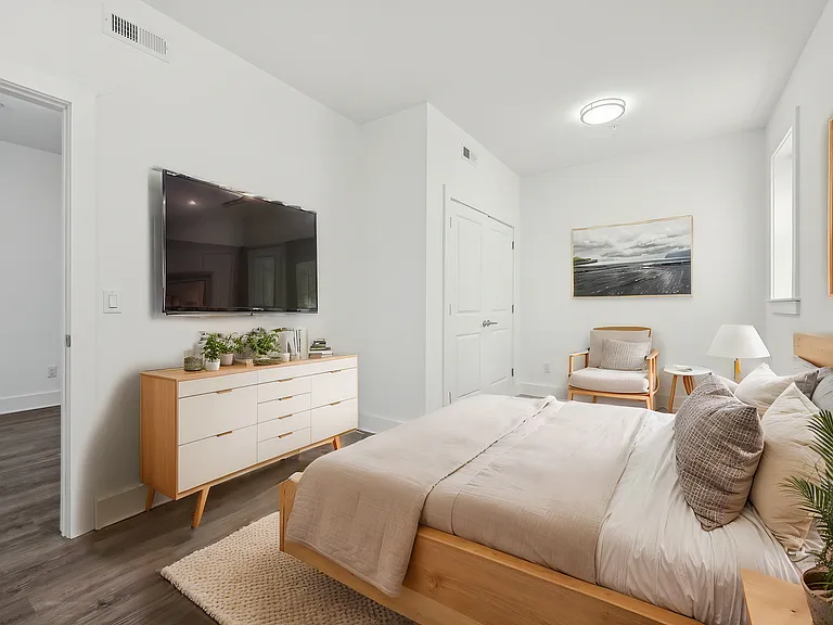 446-450 Irvine Turner Blvd #1E — Photo 3