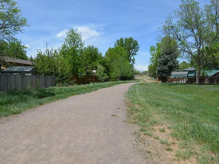 990 Sparta Dr — Photo 26
