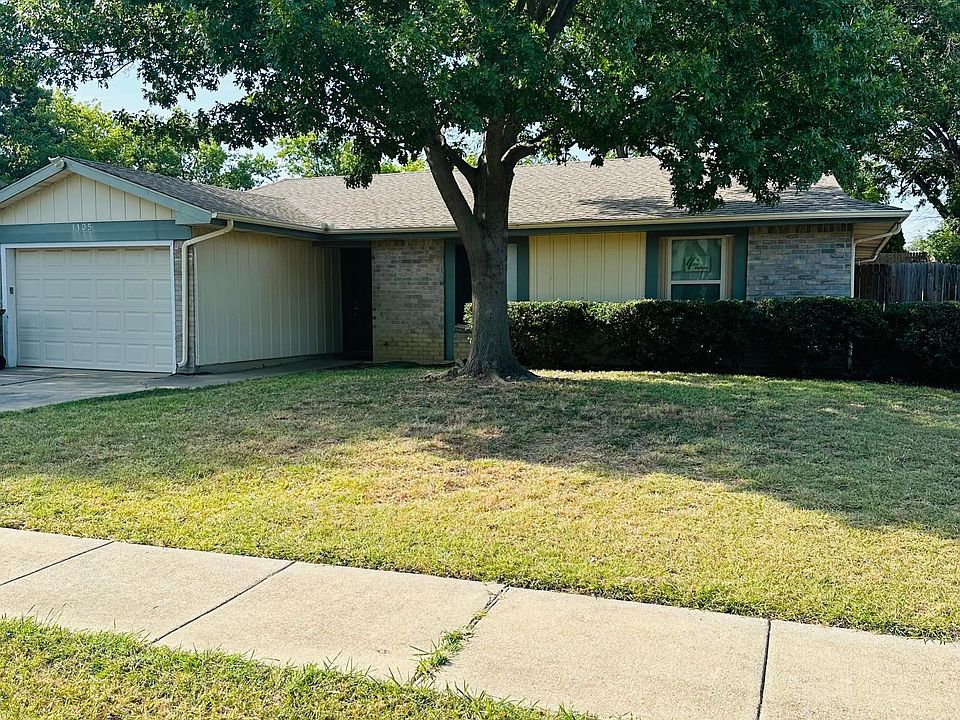 1st image of 1105 Royal Hill Ln