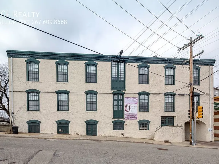 4 Leverington Ave #209 — Photo 10