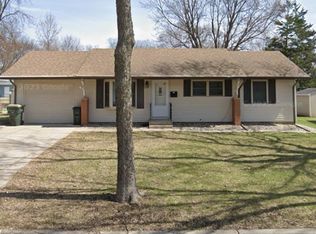 735 Southview Dr SW, Hutchinson, MN 55350