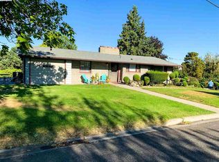 921 Upland Dr, Sunnyside, WA