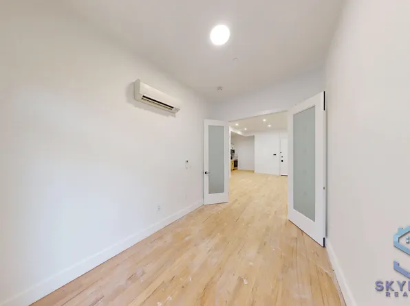 897 New York Avenue image 24 of 28