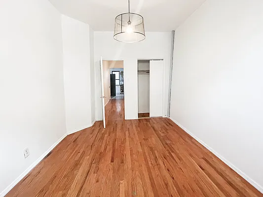 Rented by Ulas Real Estates Inc | media 28