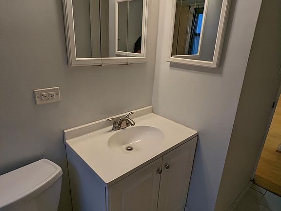 4th image of 220 Washington Sq #1