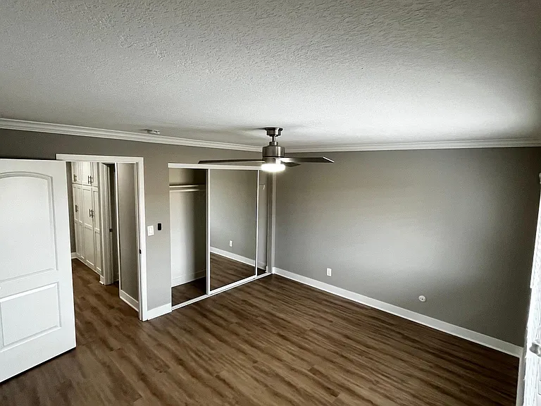 1 Bedroom - Spacious Bedroom