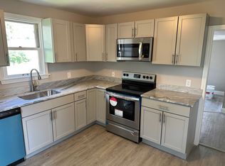 30 Douglas St, Worcester, MA 01603