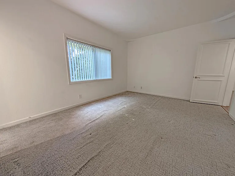 912 N Croft Ave #104 — Photo 15