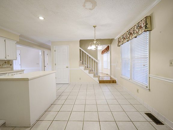 5th image of 2712 Highland Park Dr