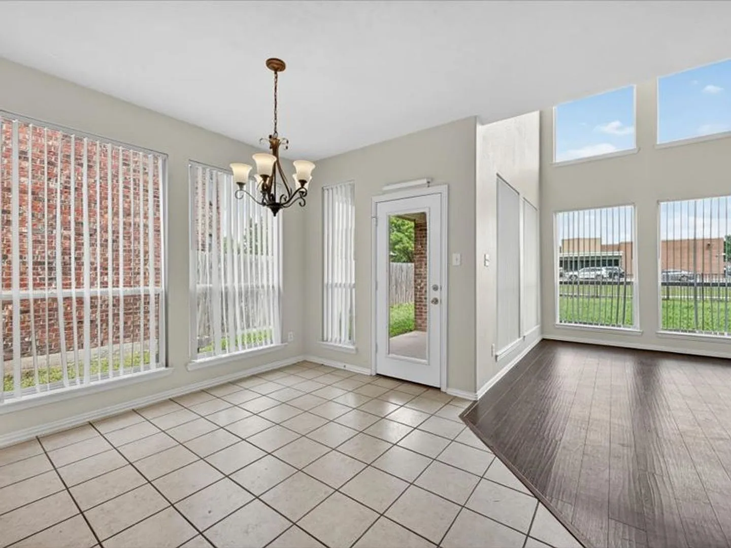 Gorgeous 4 Bed 2.5 Bath Home Located In Highly Sought Frisco Isd! — Photo 3