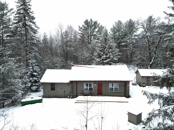 N16828 Oak Leaf Dr, Pembine, WI 54156