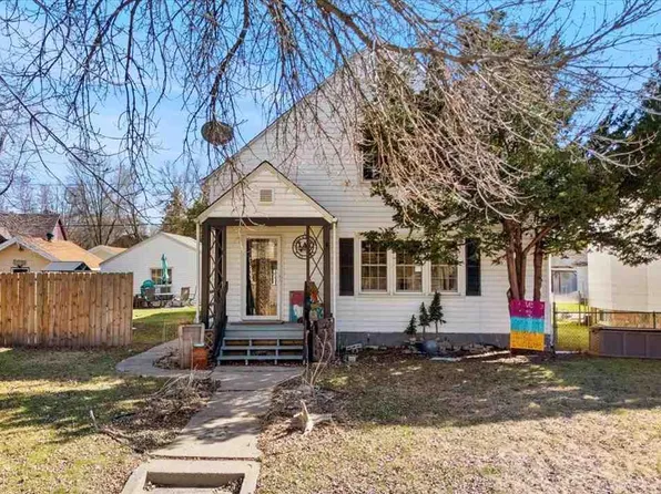 314 4th St S, Virginia, MN 55792