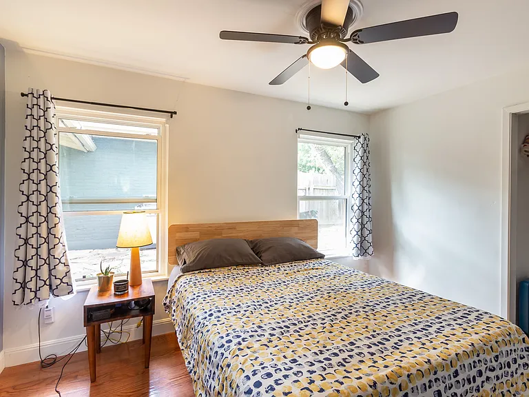 Third bedroom, windows to backyard
