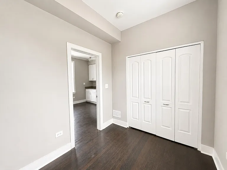5409 S Winchester Ave #3R — Photo 8