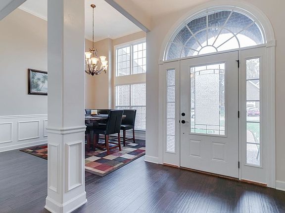 5th image of 105 Landons Cir