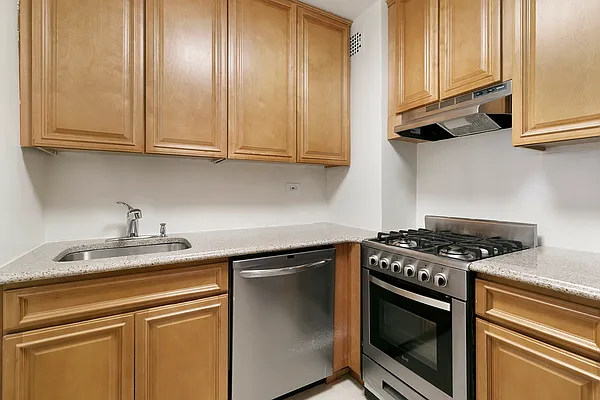 Rented by Corcoran | media 6