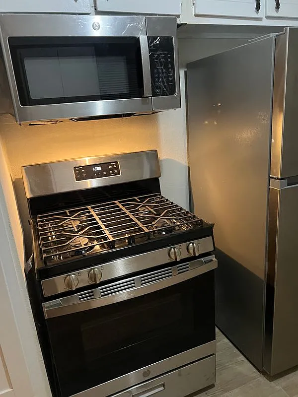 3 bed, 2.0 bath, 1184 sqft, $1,650 — Photo 4