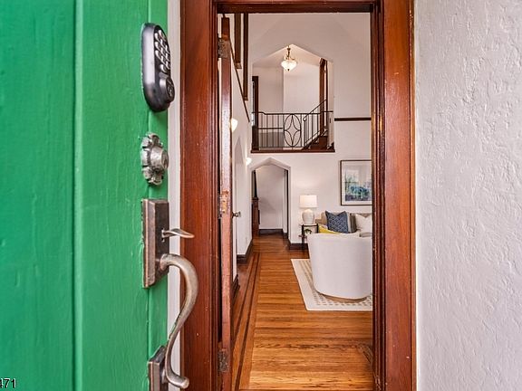 3rd image of 128 Stevens Pl