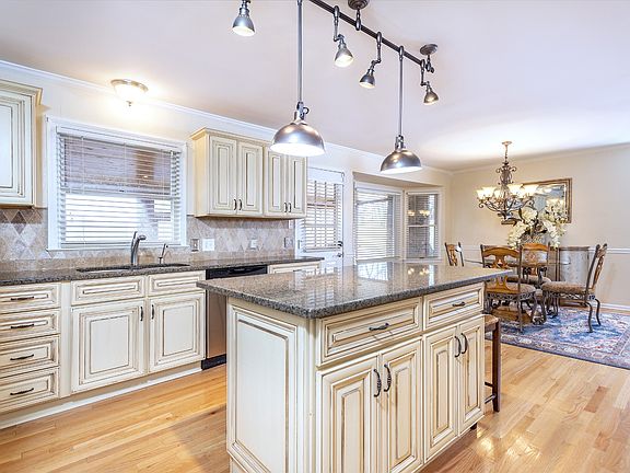 4th image of 408 Saratoga Dr