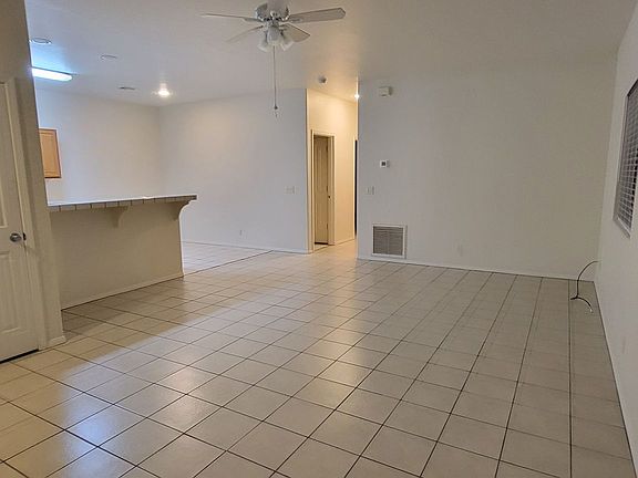 3rd image of 886 E Ash Dr #886A