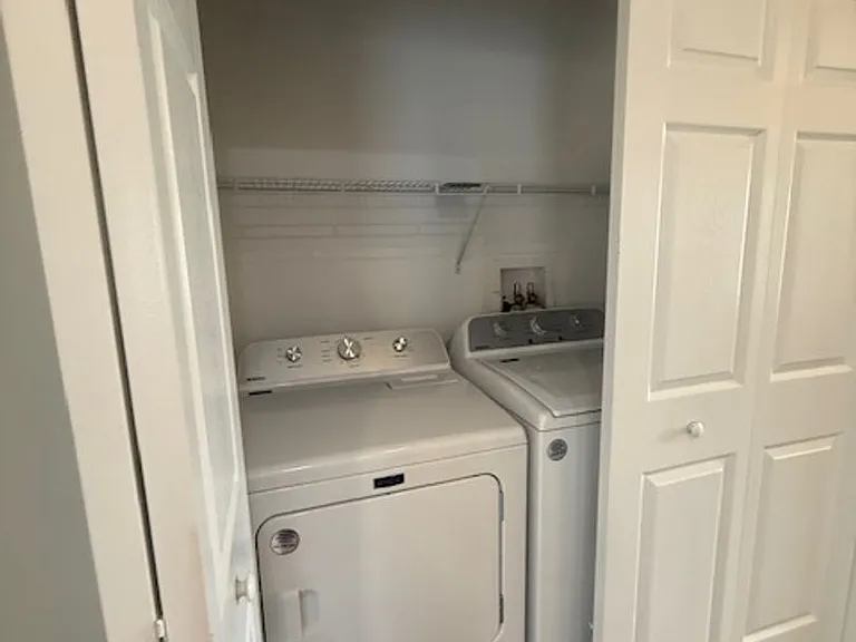 701 Stephanie Ct — Photo 13