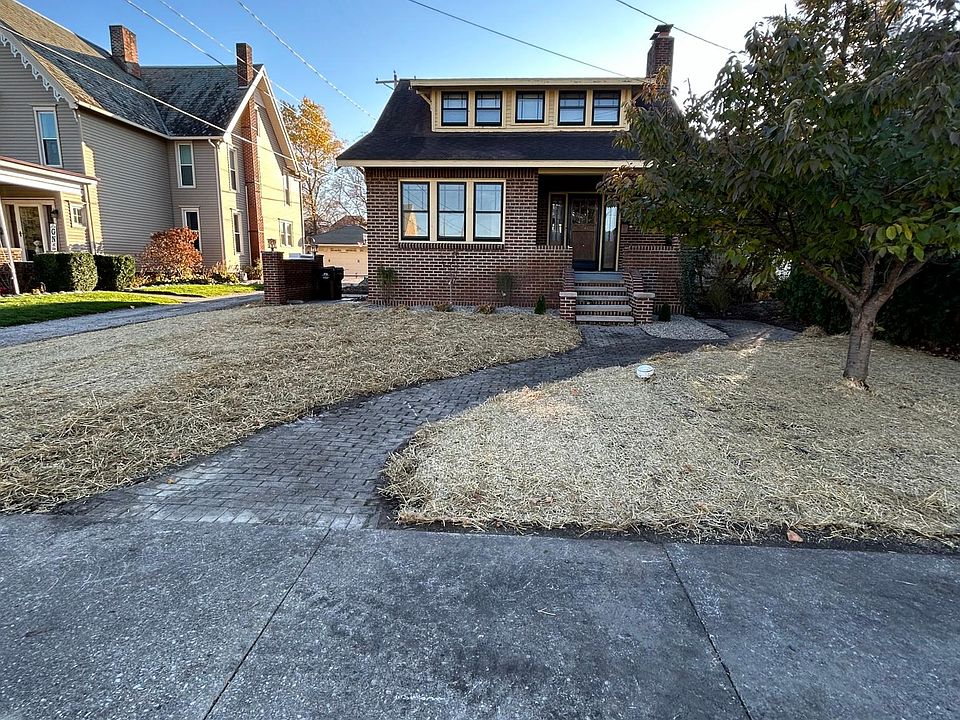 1st image of 315 W 3rd St