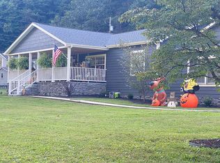 19 Fairchild Dr, Whitesburg, KY 41858