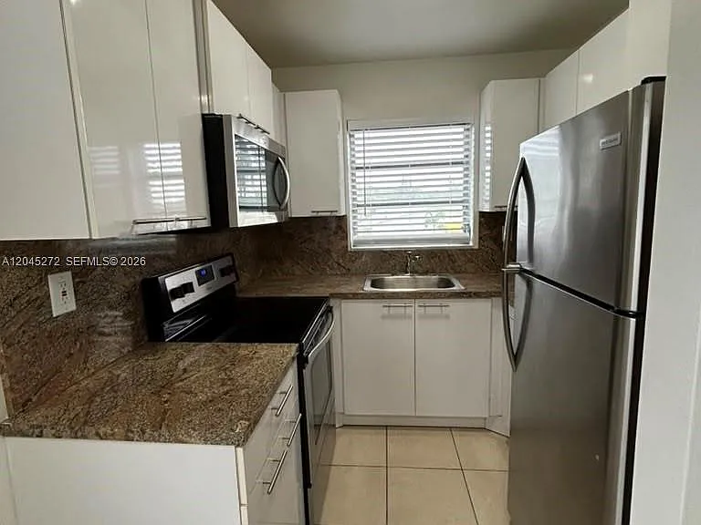 2435 Van Buren St #1B — Photo 5