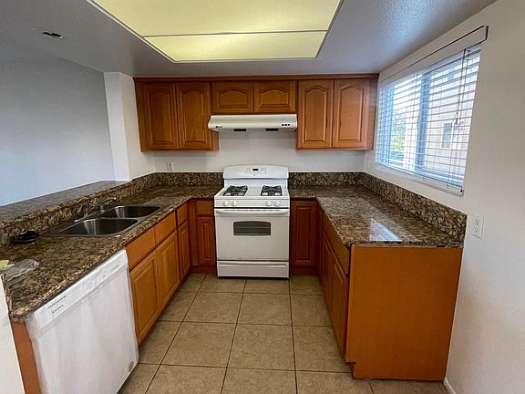 5th image of 51 Lucille St #C