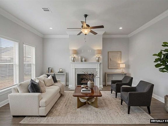 3rd image of 370 Coppice Pl