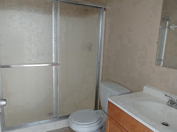 5th image of 1702 S Dixie Hwy #16