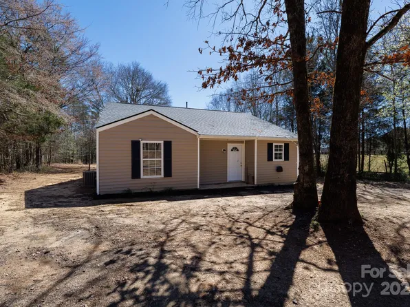 4582 Wylies Mill Rd, Edgemoor, SC 29712