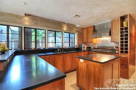 5th image of 108 Schreiner Pl