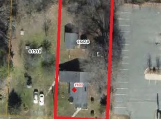 1103 E 11th St, Siler City, NC 27344