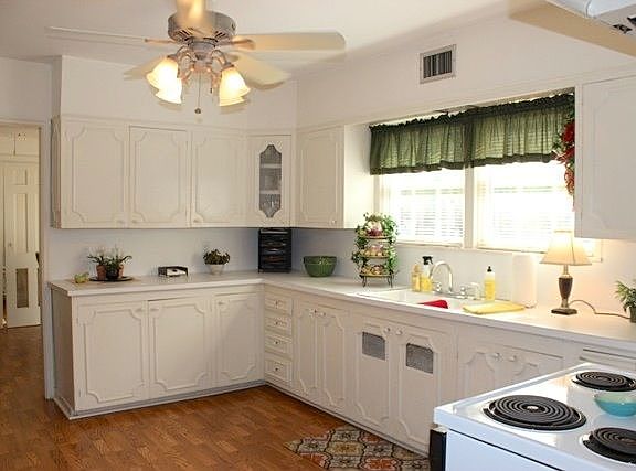 5th image of 702 E Taylor St