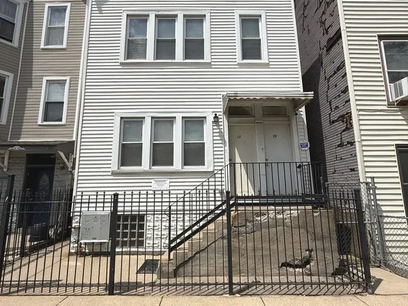 (undisclosed Address), Chicago, IL 60609