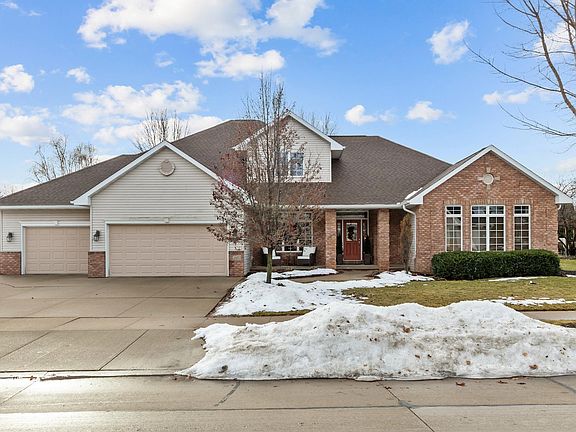 2nd image of 217 E Wentworth Ln