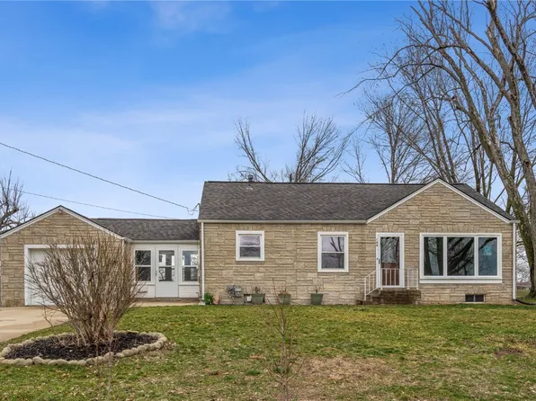 185 27th St NW, Cedar Rapids, IA 52405