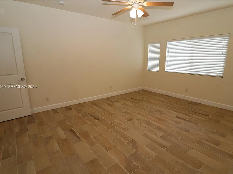 609 NE 28th St #1 — Photo 22