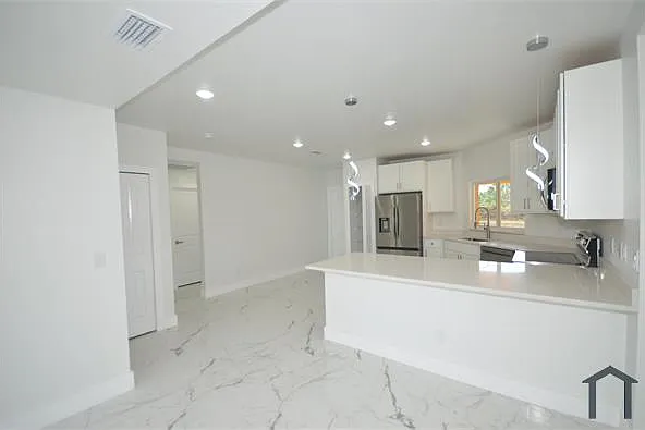 1132 Edelweiss St E — Photo 31
