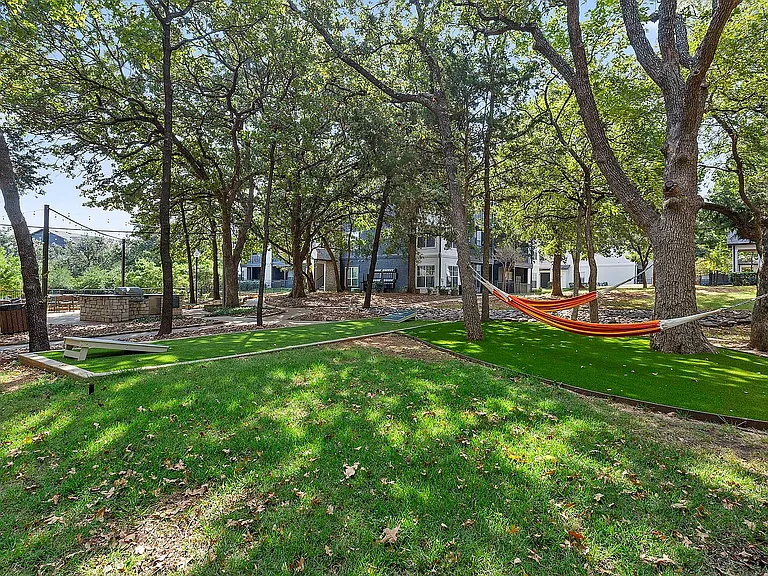 Harlowe (TX) — Photo 32