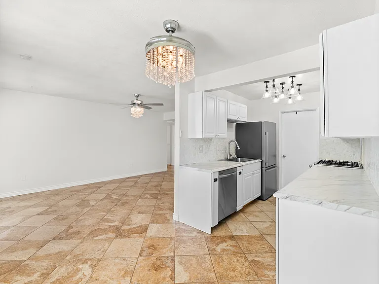 262 Securidad St — Photo 10