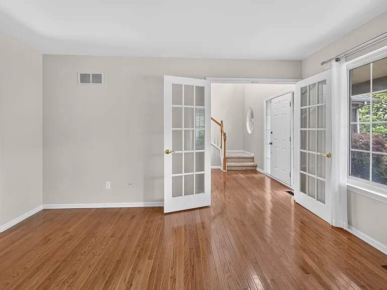 392 Sedgewood Ln — Photo 6
