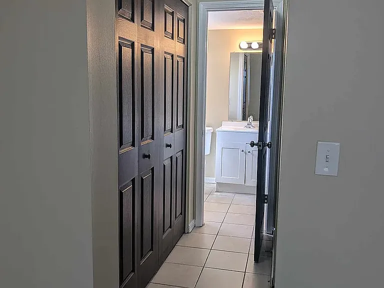 468 Lombard St #C — Photo 4
