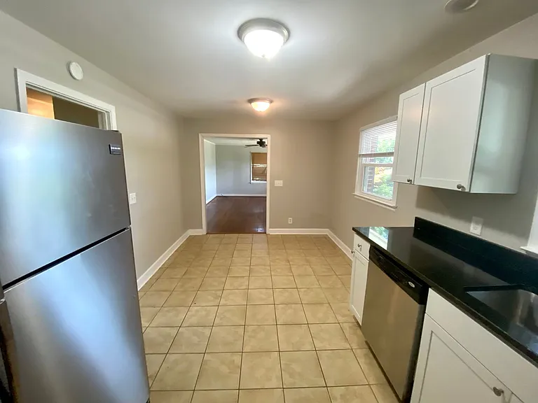 129 Freedom Dr — Photo 11