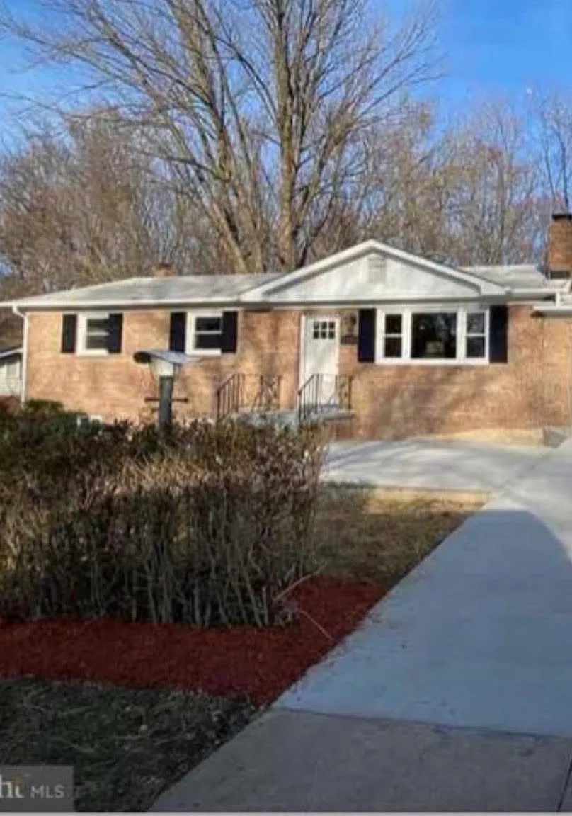 1 bed, 1.0 bath, 1125 sqft, $1,400 — Photo 1